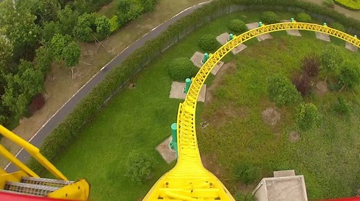 63K views · 304 reactions | These "Intamin Mega-Lite" roller coasters may look small, but they pack a *HUGE* thrill! Who would love to ride this? | Theme Park Review | Facebook