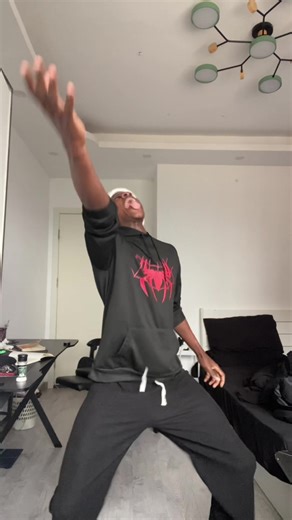 Is it just me or?😅 #strangerthings5 #fyp #viral #foryoupage #strangerthings