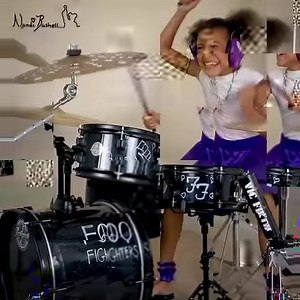 My dream is to one day jam with Dave Grohl, Taylor Hawkins and all the @foofighters! Mr Grohl I would love to have a drum battle with you! I LOVE Everlong it’s really hard to play as it’s so fast but so much FUN!!! FULL VIDEO ON MY YOUTUBE SOON #davegrohl #taylorhawkins #foofighters Thank you for supporting me @ludwigdrumshq @zildjiancompany @vicfirth #zildjian #vicfirth #zildjiancovers #ludwigdrums #ludwig | Nandi Bushell