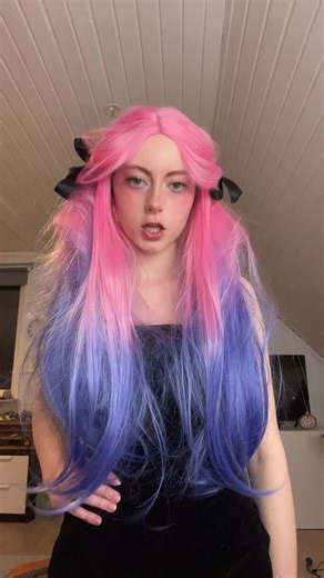 A Fun Journey to Alien Stage with Mizi Cosplay