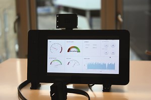 Build a Car Computer with Raspberry Pi #piday #raspberrypi @Raspberry_Pi