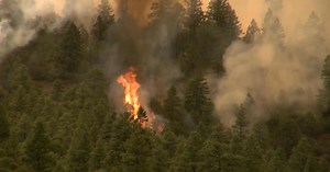 Colorado wildfires rage amid fears of flash flooding