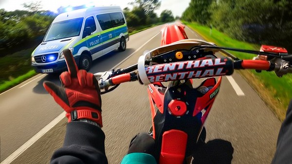 Bikers vs cops: High-speed police chases 2025