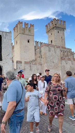 Walk in italy 🇮🇹 sirmione