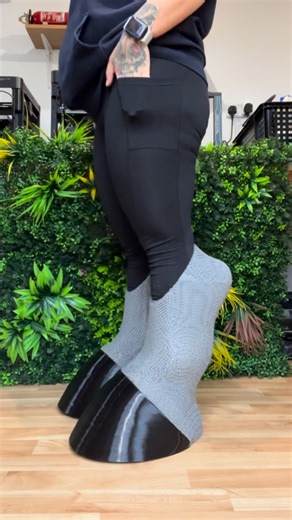 Faru (Laura) on Instagram: "Horse, pony, and all the in between! The smooth front variation is now in. This pair here are a size large example test #furry #fursuit #cosplay"