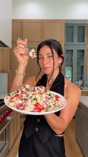 Yovana Mendoza Ayres on Instagram: "Chopped Mediterranean Chicken Salad🥗 Comment “salad” and I’ll DM you the full recipe + the link to the pan I’m using✨ Fresh, protein-rich, and ready in just a few minutes! Perfectly seared chicken thanks to the CeramiClad Pan from @madein my go-to for quick, healthy meals. What I love most about this pan (aside from how easy it is to clean!) is that it’s completely non-toxic. As a mom, I’m so much more conscious about the products I use in the kitchen—especia