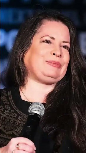 From Picket Fences to Charmed, Holly Marie Combs was everywhere in the 90s