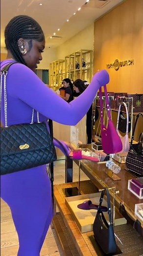 Shop the Tory Burch Outlet Sale 30-70% Off! #fok #toryburchsandals