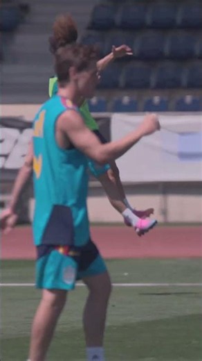 Atentos a la CELEBRACIÓN de CUCURELLA en el entrenamiento de ESPAÑA