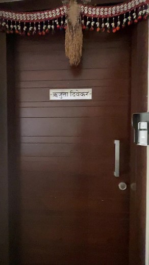 478K views · 1.8K reactions | We love being back at work. It has our heart, breath and sense of self. Back to answering calls, emails and meeting with clients. It’s been a good break only because we can get back to what we love doing with a bang. To know more about how we work - www.rujutadiwekar.com/consult.aspx . #team #work #love | Rujuta Diwekar | Facebook