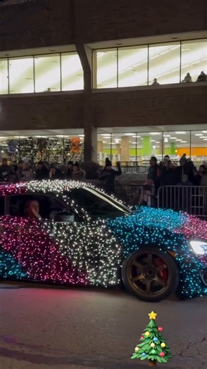 Naperville Now on Instagram: "Naperville’s 2025 Holiday Parade of Lights ✨🎄 What a night. Big glow. Big crowds. Pure Naperville. A hometown tradition that once started as a small community stroll has grown into one of the city’s signature holiday moments. Bright floats. Local bands. Scout troops. Nonprofits. If it’s part of Naperville, it rolled through tonight — glowing and loud. From Jackson to Webster, downtown turned into one long ribbon of lights, cheers, and December magic. And behind all