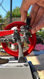 Using a Walschaerts valve gear system, this steam engine is able to move in reverse! Video: Reddit/u/Equivalent-Bus2217 | ASME (American Society of Mechanical Engineers)