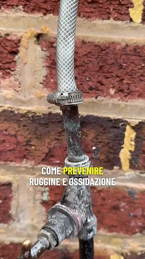 Eliminare ruggine e ossidazione dal rubinetto del giardino
