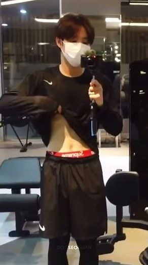 박지훈 복근 어디가서 자랑 좀 하고 그러세요
