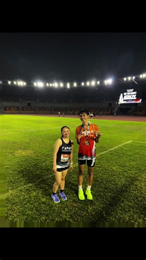 Ang tangkad niya, o baka maliit lang ako? Nag sstretching palang ako, tapos na sya tumakbo. Hahaha @Sir Ens buti po kayo nakapagtaho ako naubusan hahaha! #capasmarathonseries #running #sports #marathon