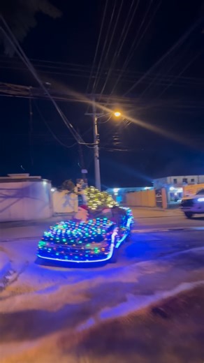 Adelso Tiburcio on Instagram: "Navidad en jarabacoa 🤣🤣🫶🏻 el día 15 vamos hacer los verdaderos aguinaldos con todo jengibre 🫚 todo los carrito güira tambora hasta amanecer no te lo pierdas"