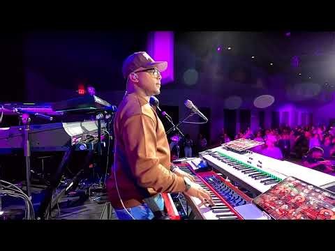 KADOSH - ‪@DunsinOyekan‬ 🙌🏽🎹