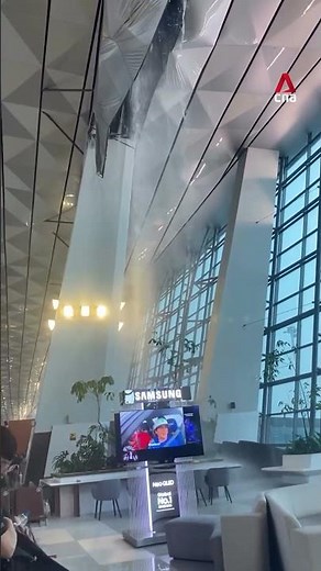 Heavy rain causes ceiling collapse at Indonesia's Soekarno-Hatta Airport
