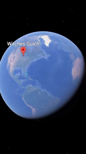 Witches Gulch in Wisconsin Dells is a hidden gem, a winding, moss-covered sandstone canyon that feels straight out of a fairytale. Its narrow passageways and mysterious beauty make it one of the most enchanting spots in the Dells. #Wisconsin #WisconsinDells #lovethedells | The Midwest Guide