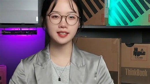 联想新品笔记本轻薄登场，兼顾性能与颜值，搭载强劲处理器轻松应对办公学习多任务处理，长效续航满足全天使用需求，纤薄机身便携出行，助力高效移动办公新体验。