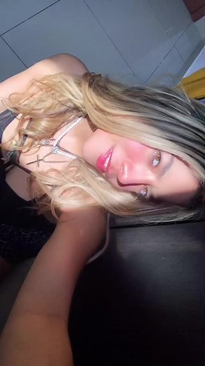 Vaping Styles: A Unique Indoor Photo Shoot