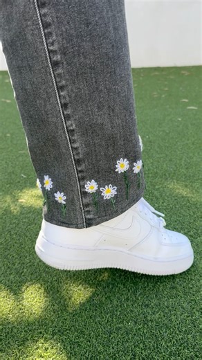 Embroidering my Jeans! 🪡👖🌻 #shorts