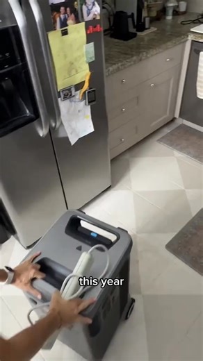 🦾 With 6,000W output and 120V / 240V dual-voltage, you're ready for any outage! Fresh food ✅ AC comfort ✅ Productivity ✅ Entertainment ✅ | Anker SOLIX