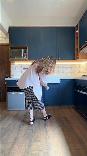 Cozinha planejada provençal azul marinho - Biblos #moveisplanejados #cozinhaplanejada #cozinha