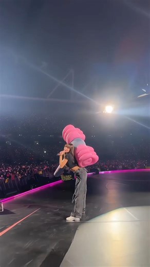 lisa, ֶָ֢ ִֶָ. ..𓂃 ࣪🖤.☘︎ ݁˖ #blackpink #rosékim #blackpinkedit #lisa #lisablackpink...