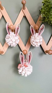 It feels like a spring day here today, which is wild when so much of the country is covered in so much snow! Apparently we are also in for 6 more weeks of winter according to Phil the groundhog, but if you’re ready for a little spring here is a fun craft to try! #craftideas #springcrafts #eastercrafts #crafttutorial #craftingfun | Fern Love