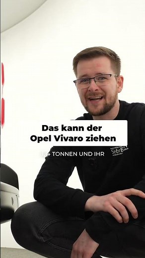 What is the payload and towing capacity of the Opel Vivaro?