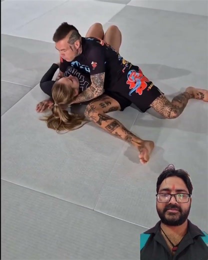 Gift Wrap Compression Choke Technique #hanuman #viral #shorts #jiujitsu #grappling #bjj #reels