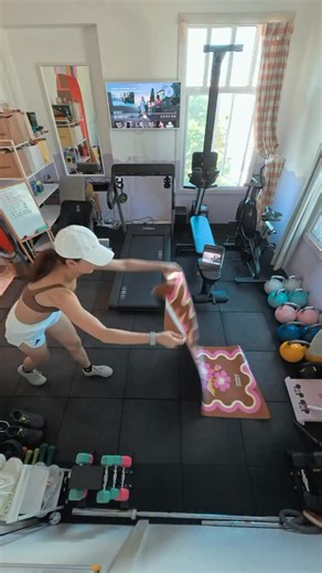 NO EXCUSES , JUST MOVEMENT💪🏻✌🏻🫶🏻 . . . #panpanroutine #panpanhomegym ✌🏻🌞🌈 | Pancake Khemanit Official