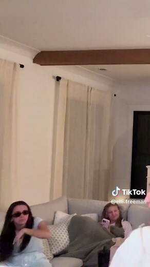 How Hinge Dating App Works: Profile Review & Matchmaking