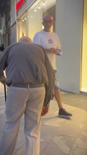 581K views · 6.9K reactions | NONNO SPAVENTOSO (parte 2) 﫣. #grandma #prank #nonno #dancerlife #dance #ballerina #reaction #Divertimento #scherzo #giochiperbambini #reelsfacebook #fbreelsvideo #fbreelsfypシ゚viralfbreelsfypシ゚viral #tiktok4fun #tiktokviral | Matteo Del Campo | Facebook