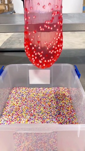 any guesses for this new slime?🍓🌈 i’m obsessed with how this vid turned out🤩 #slime #satisfying #clear #strawberry #rainbow