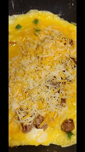 how do you make the perfect omelette? let me do it. 藍 #omlette #perfect #sausage #breakfasttime #eggs | Kimberly Kadin Goss | Facebook