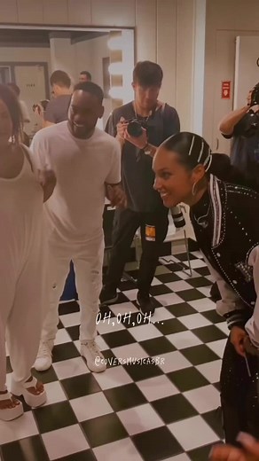 #Aliciakeys #fallin #musica #backingvocal #coral