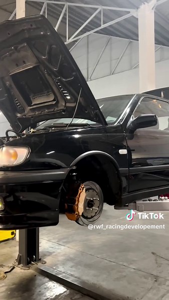 Reparación del Nissan Sunny GTI-R: Reconstrucción Motora