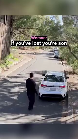 This kid was trying to escape a man chasing him with a weapon. He comes across a women unloading her groceries with her trunk open. He jumps in and asks her to close it begging for her help. She complies just in time as the man comes around the corner. 👀Did her fast thinking save him?