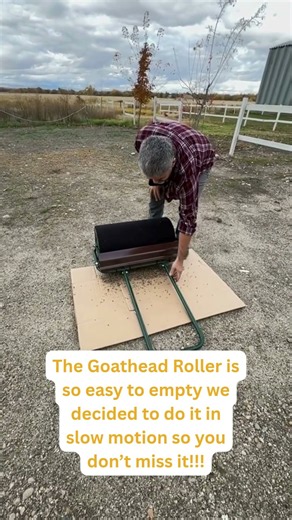 The Goathead Roller is easy to empty! THE GOATHEAD ROLLER~GOODBYE GOATHEADS👋