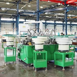 [Hot Item] Qfw Lid Assembly Machine Perfume Mist Sprayer Pump Assembly Machine Assembly Line Fully Automatic Assembly Machine