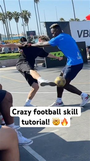 One footed Akka tutorial! 🔥 #jogabonito #football #streetfootball