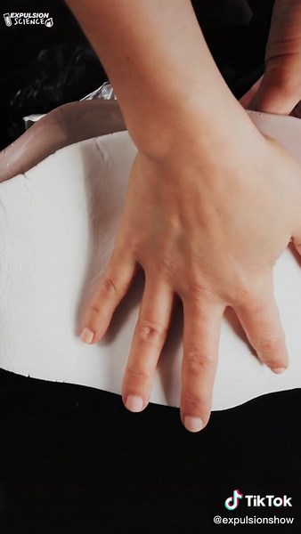 Make your own edible gem stones at home! 💎 #gemstones #candy #funscience