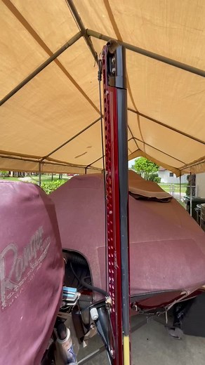 When your shallow water anchor wont raise onnits own. Pull it up manually with the “SEAL”. Your underwater assistant. Grab the attached cable and pull. Once up attach a rubber bungee thats included to make it back to the ramp. No more getting wet. Its 15 minutes to install and its always there in case uou need it. Order yours today. #shallowwateranchor #powerpole #powerpoleproii #powerpolesdown #minnkotaraptor #tournamentfishin #bassproshops #bassprotour #anchor #fishinggear