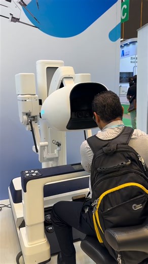 A surgeon… performing surgery from miles away?! 😳🤖⚕️ The future of medicine is HERE 🚀 This surgical robot uses 6-axis precision arms while the surgeon operates remotely using VR 🕶️⚙️ Every movement is ultra-accurate — no hand tremor, no fatigue. This is how AI and robotics are transforming healthcare worldwide 🌍💉 💼 For tech innovators & healthcare investors — We help you source and connect with cutting-edge medical tech manufacturers in China 🇨🇳 📩 DM “ROBOT SURGERY” to explore this rev