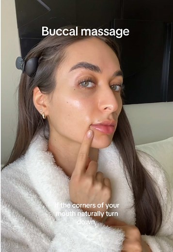 Buccal Massage to Lift the Corners of Your Mouth