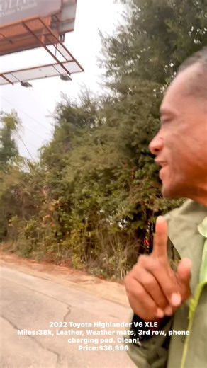 2022 Toyota Highlander V6 XLE. Exterior Sea breeze blue, Interior gray leather. Apple CarPlay Android Auto, charge pad and sun roof. Mil w:38,347 Price $36,999. Call Lawrence3334-701-2358 | Lawrence Keener Sr.