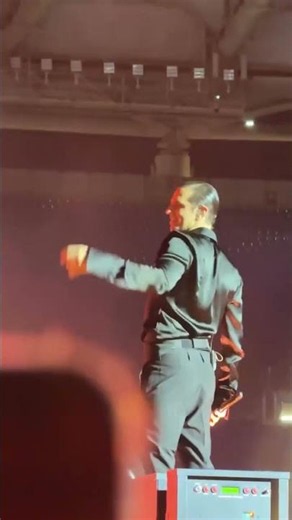 Achille Lauro a sorpresa all'Olimpico sul palco di Geolier: il duetto in napoletano