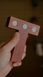 I made a T shaped magnetic saw guide | Woodworking Guide